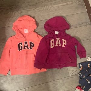 2 for 1 GAP Zip Up Hoodies 🌸
